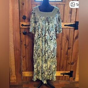 Phases dress size Medium